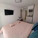 Apartment Angel *