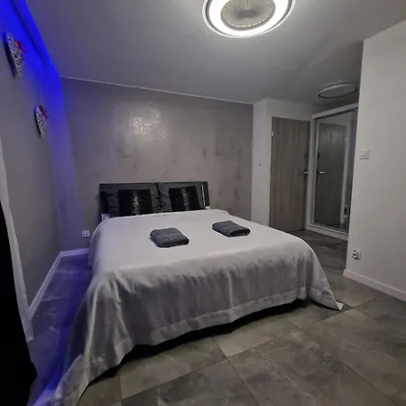 Apartment Angel *